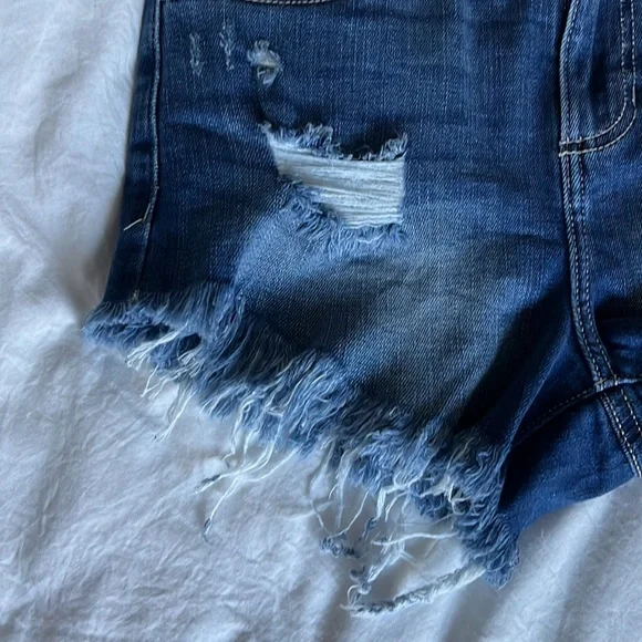 CELLO high rise denim distressed shorts | small - Picture 4 of 5